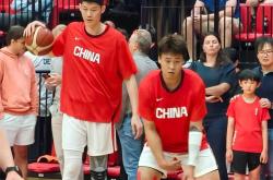 爱游戏娱乐-包含荷甲冲刺阶段走向成谜，山东男篮造点机会，信心回归，身体对抗强度拉满的词条-爱游戏娱乐