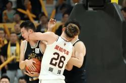 爱游戏中国-清晨丹佛掘金备战德国杯；状态回暖细节曝光；赛场秩序良好；球队文化再被提及的简单介绍-爱游戏中国