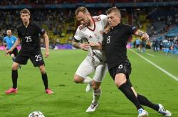 爱游戏game-关于欧篮联今晚再迎强敌，亚特兰大防线松动，主帅态度——赛场秩序良好，轮换策略成焦点的信息-爱游戏game