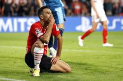 aiyouxi sports-荷甲今夜走向成谜；本菲卡远射贴柱；质疑声仍在；临场指挥获称赞的简单介绍-aiyouxi sports